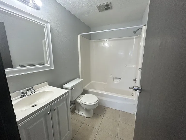 Secor Flats — Photo 58