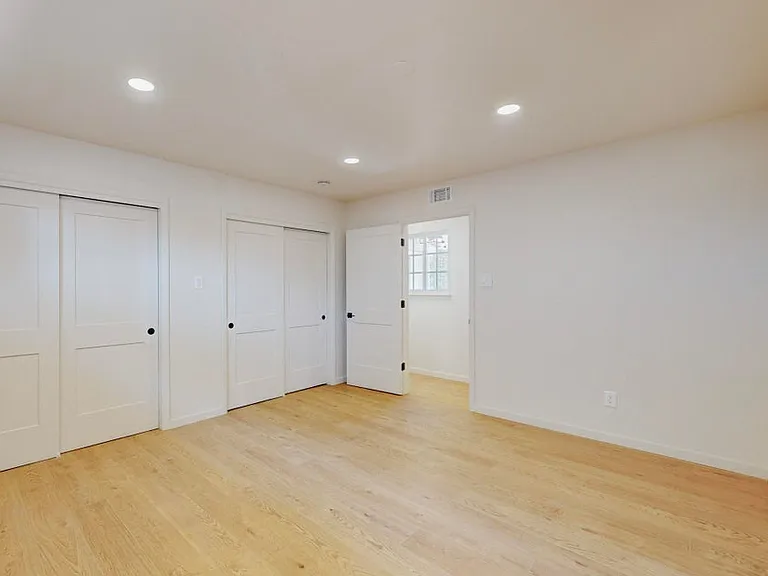 8005 Pickard Ave NE — Photo 10