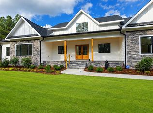 110 Lighterknot Ln, West End, NC 27376