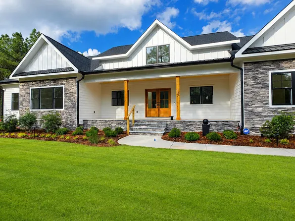 110 Lighterknot Lane, West End, NC 27376