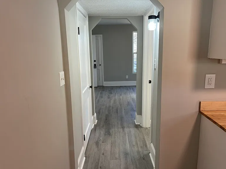 202 E Columbia Ave #1 — Photo 3