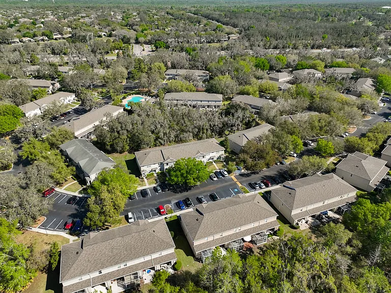 15843 Fishhawk View Dr — Photo 33