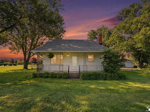 2870 Carleton Rockwood Rd, Carleton, MI 48117