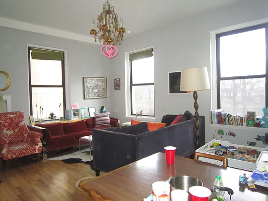 Rented by Immac Realty | media 25