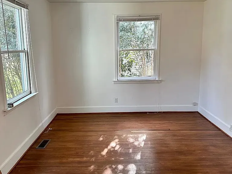 410 Clover St — Photo 8
