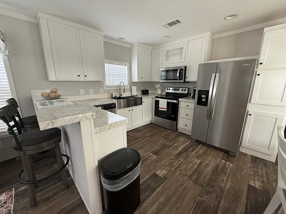 2 bed, 2.0 bath, 900 sqft, $2,100 — Photo 3