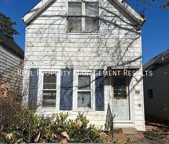 208 E Maryland St — Photo 2