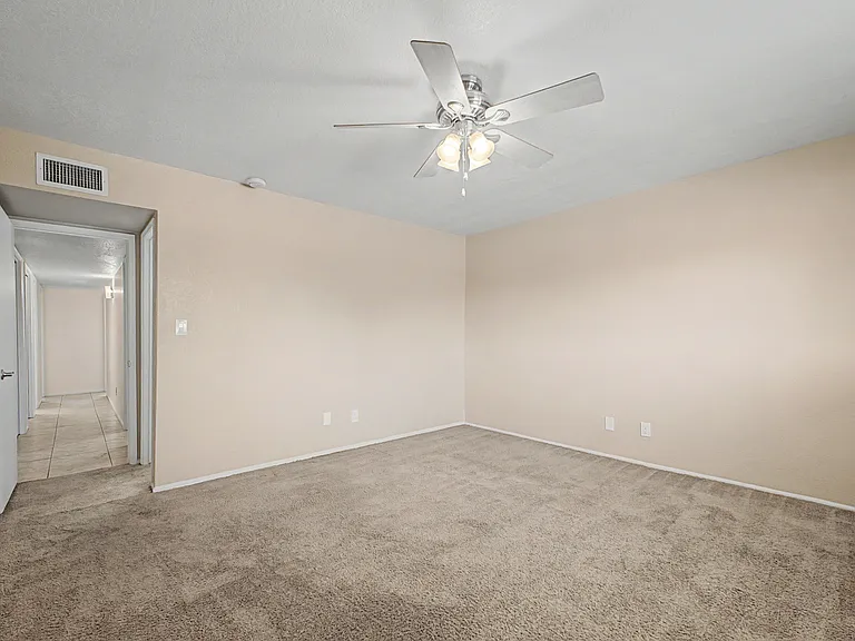 1324 W 12th St — Photo 17