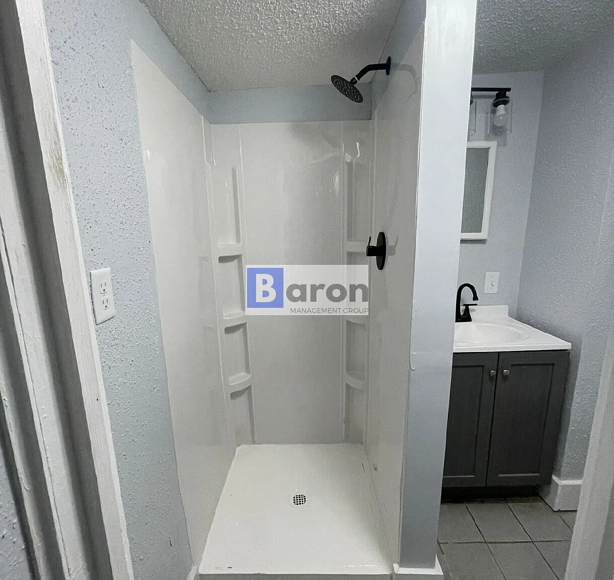 Great 1 bed, 1 bath duplex ready for move in! There is off street parking as well as shared laund... — Photo 2