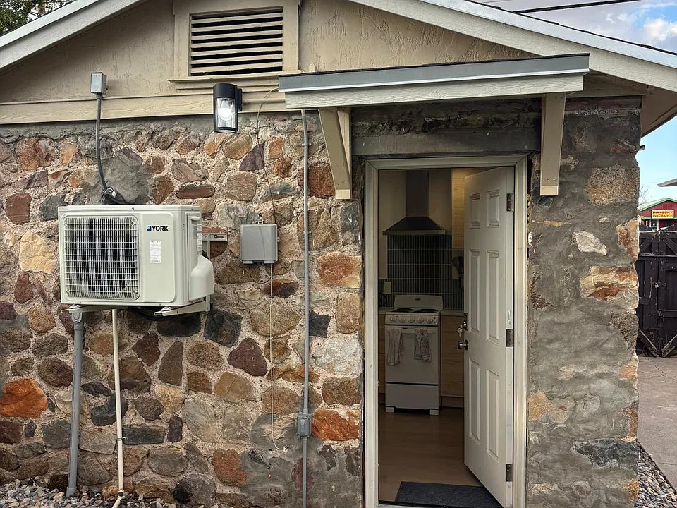 3607 Tularosa Ave #REAR