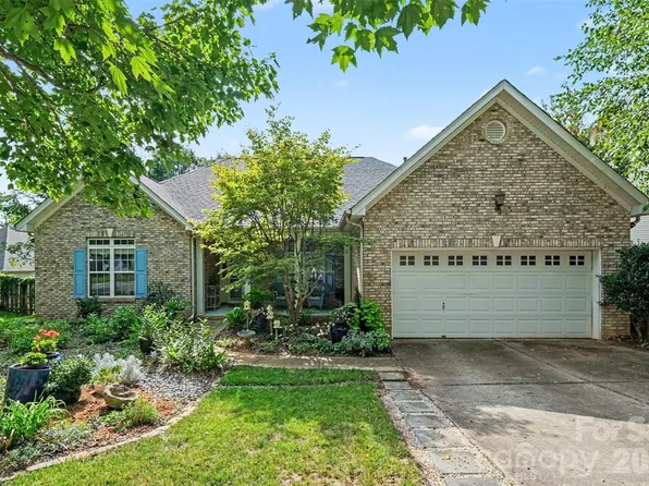 12034 Hampton Place Dr, Charlotte, NC 28269