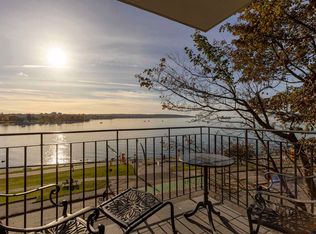 1575 Beach Ave #402, Vancouver, BC V6G1Y5