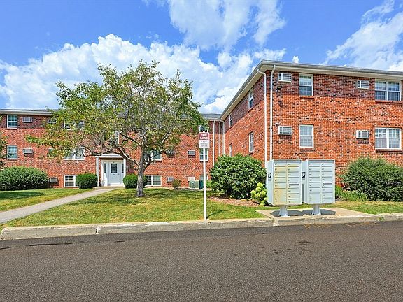 3rd image of 91 Pleasant St APT D1