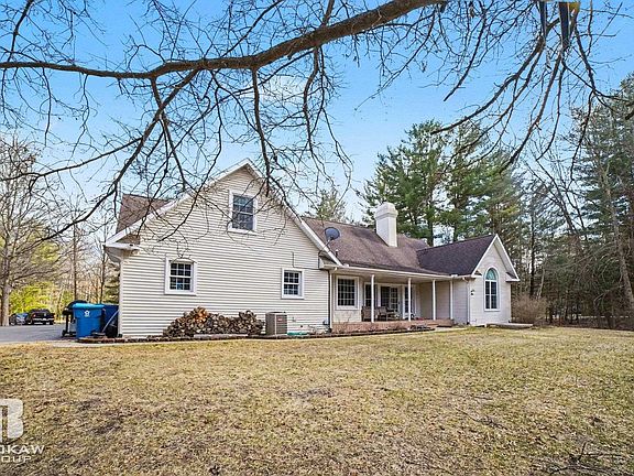 2nd image of 2910 Ginger Dr