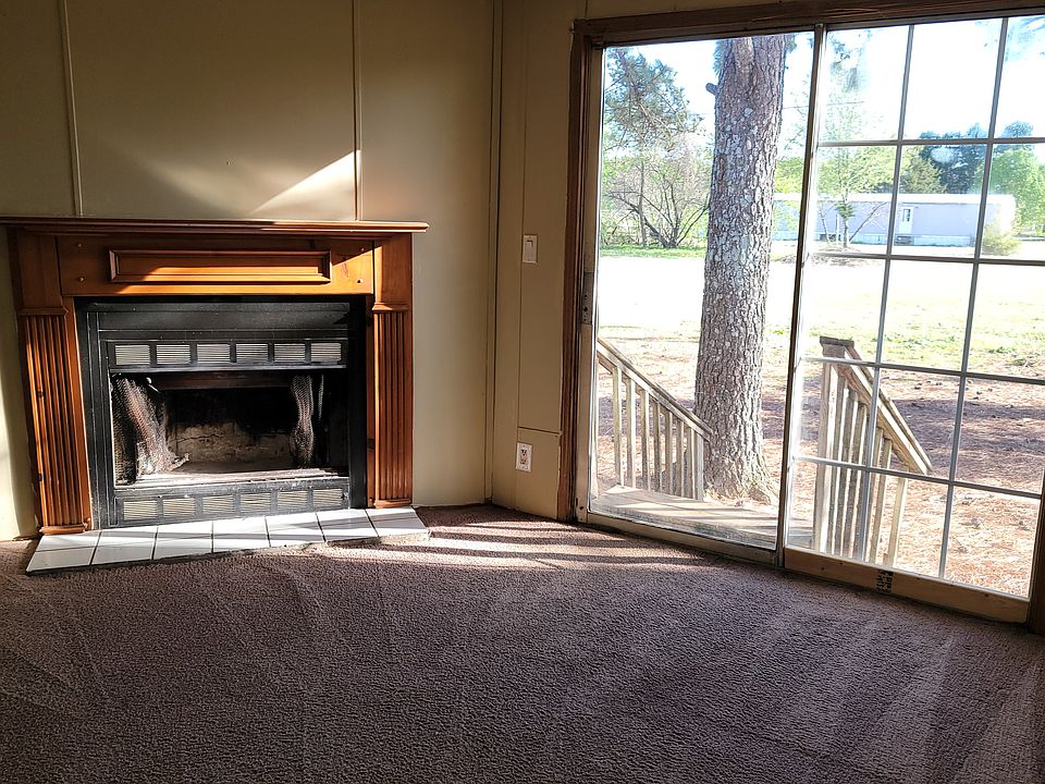sliding door to back yard