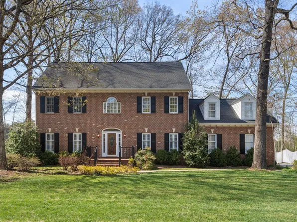 1005 Brookview Dr, Elon, NC 27244