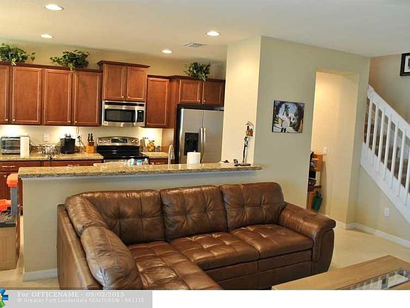 3rd image of 117 W Astor Cir #1
