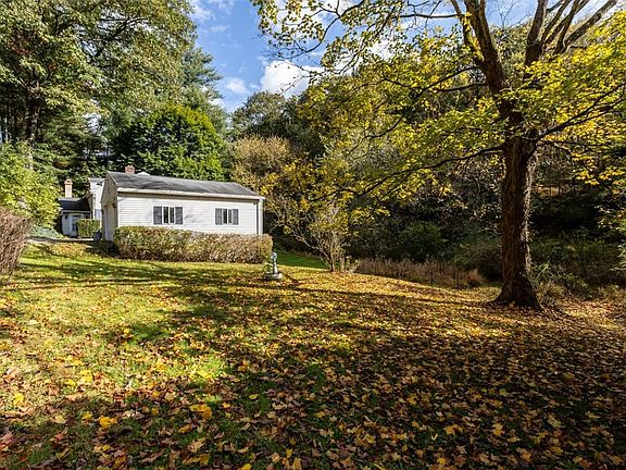 5th image of 5879 Steele Rd