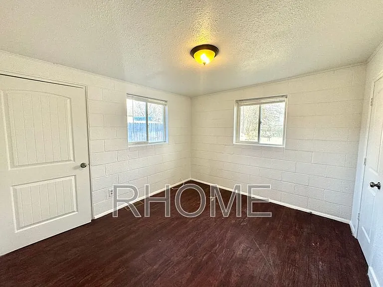 2725 S Edison St #3 — Photo 5