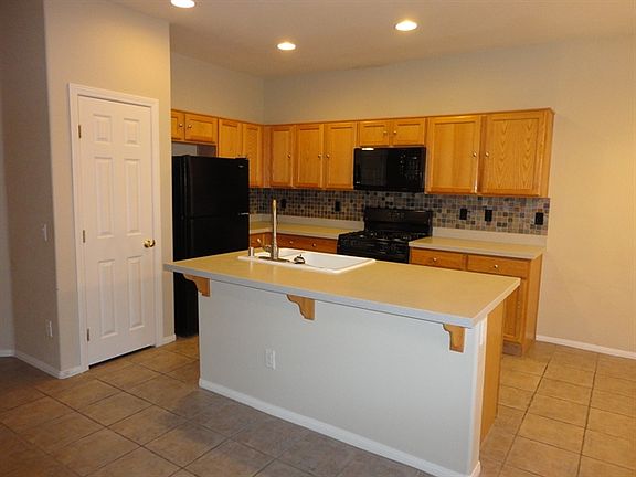5th image of 2567 Belgreen St
