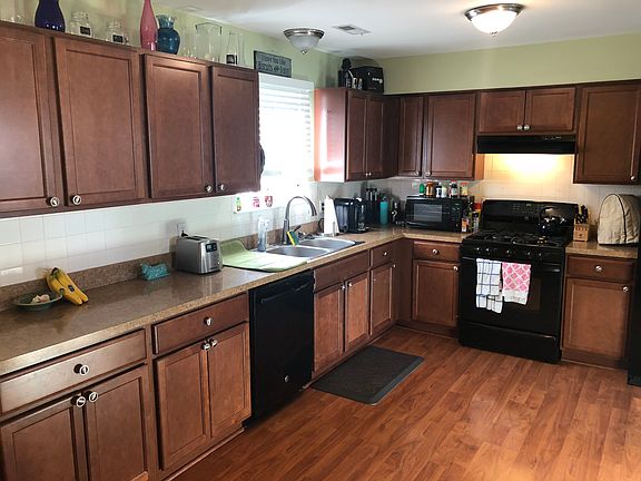2nd image of 1164 Meadowood Dr