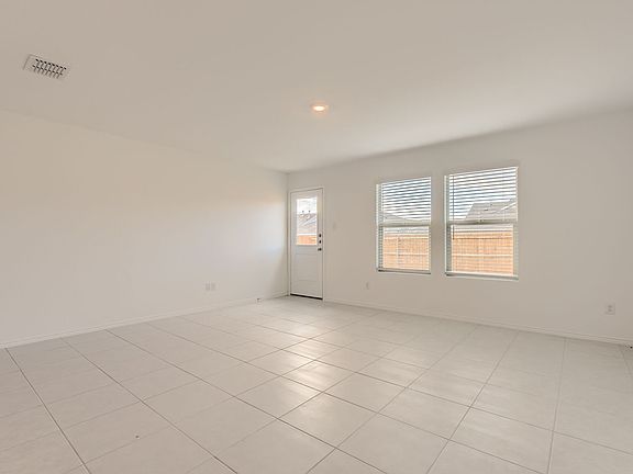 4th image of 309 Canyon Dr