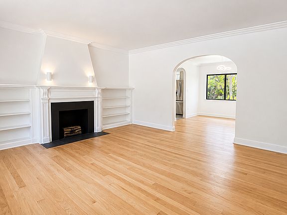3rd image of 2910 SW 2nd Ave #1