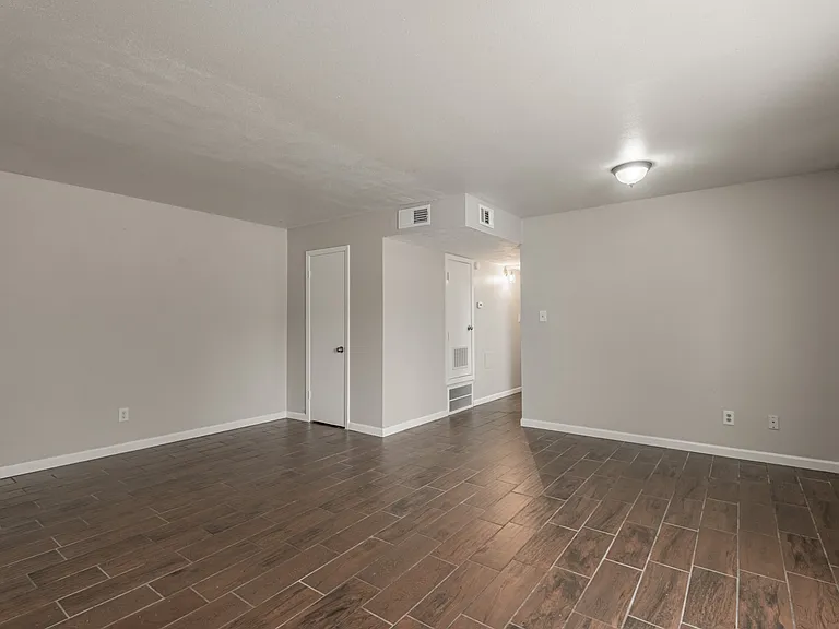818 University Ave #2 — Photo 8