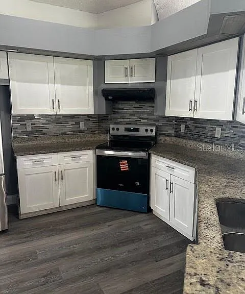 3039 Stillwater Dr — Photo 3