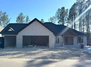 323 Maderas Dr, Hot Springs Village, AR 71909