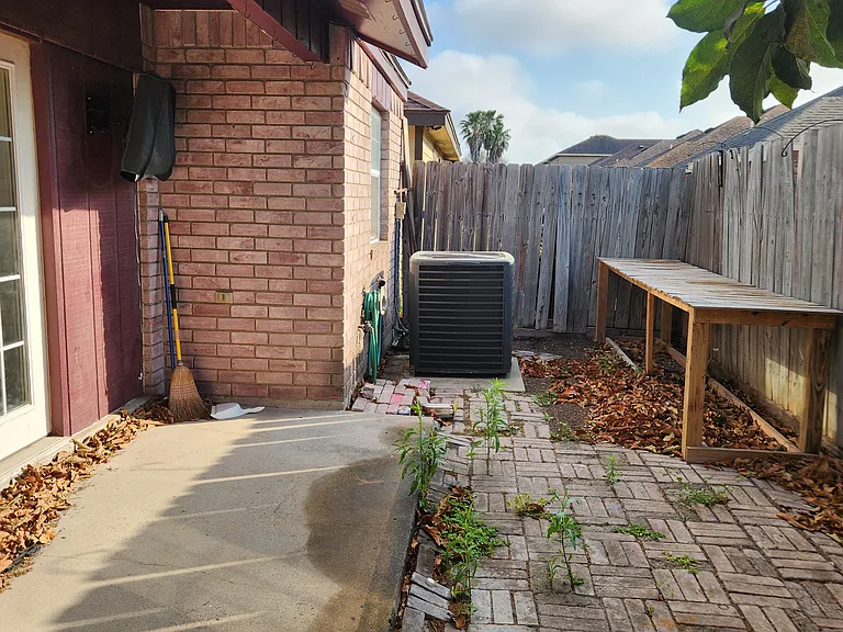 1922 Pheasant Dr — Photo 23