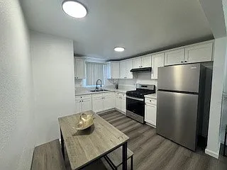 9404 S. Figueroa St. - #4 — Photo 4