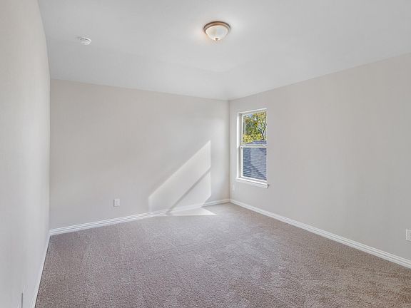 5th image of 1110 N Britain Rd
