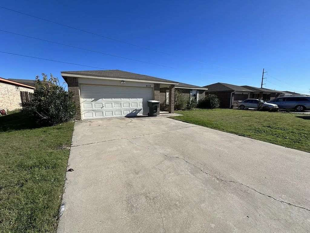 4115 Mustang Dr. — Photo 2