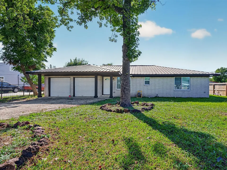 627 West Dr