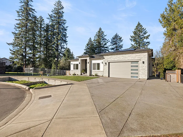 17051 SE Manley St — Photo 3