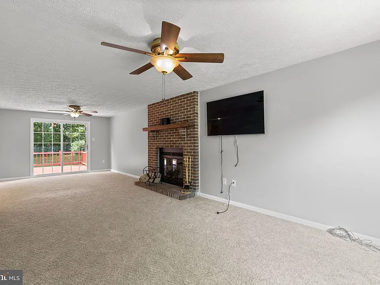 8428 Braddock Way — Photo 18