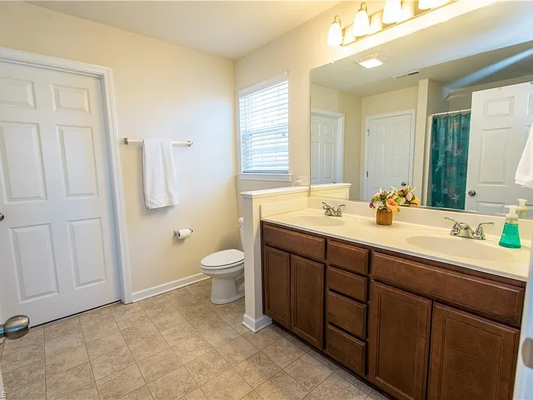 2110 Longburn Dr — Photo 26
