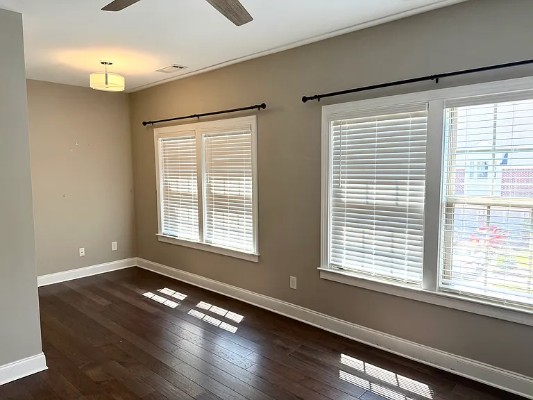 12105 Cameron Dr — Photo 31