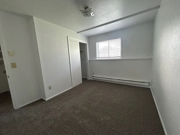 395-399 Taft — Photo 5
