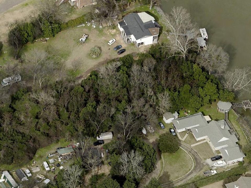2nd image of 37 SAND BAR FERRY Road