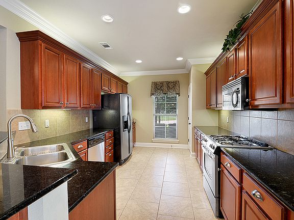 4th image of 12257 Canterbury Park Dr