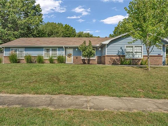 5th image of 3600 Parkview Ct