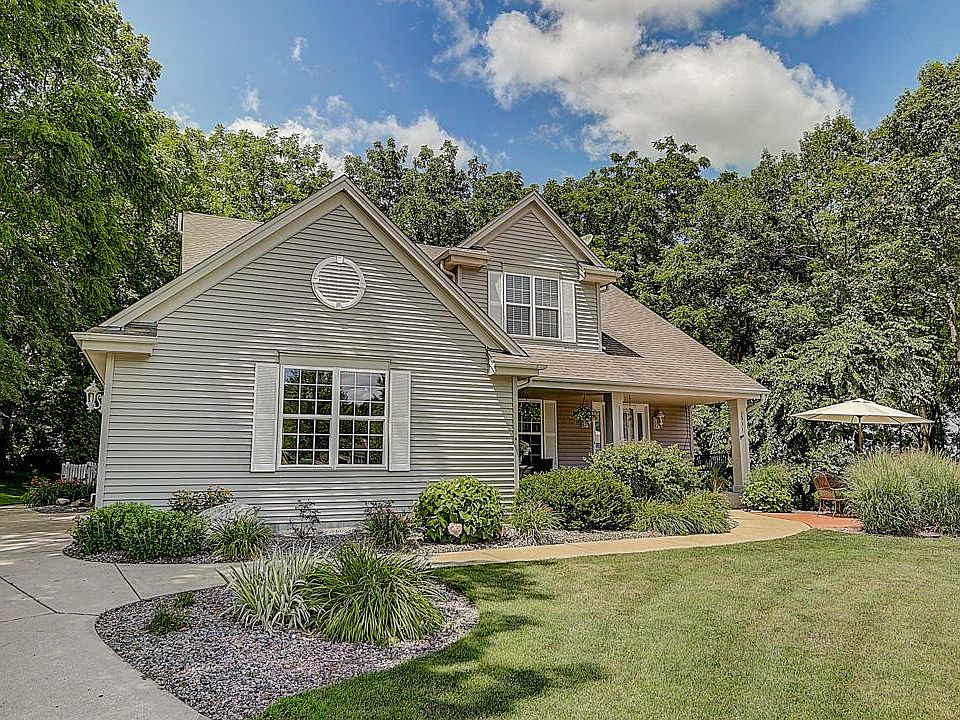 1st image of 2931 Berkshire Dr