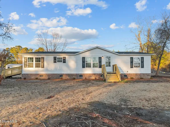 304 W Meeting House Place, Hubert, NC 28539