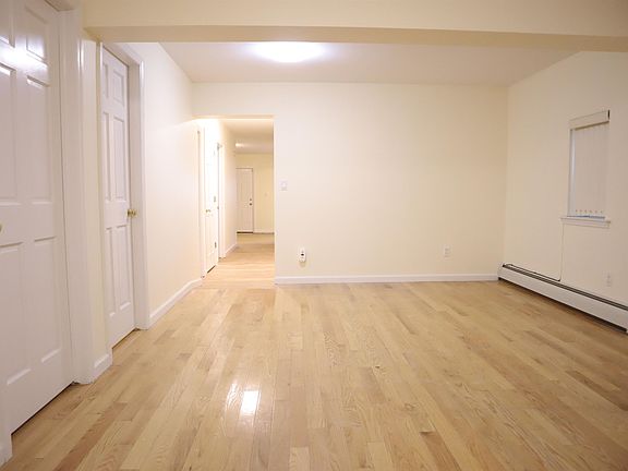 3rd image of 76 Waldo Ave Floor 1