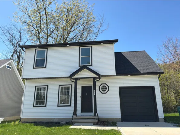 5012 Lakeview Dr, Mentor, OH 44060