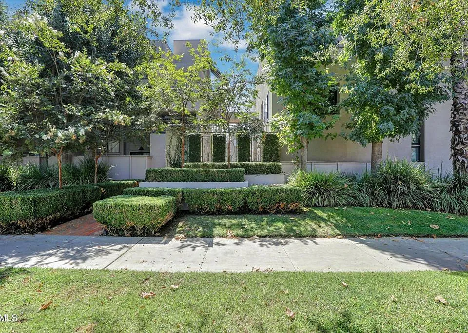 1310 E Orange Grove Blvd #320