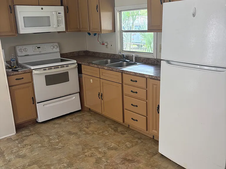 311 Forest Ave — Photo 7