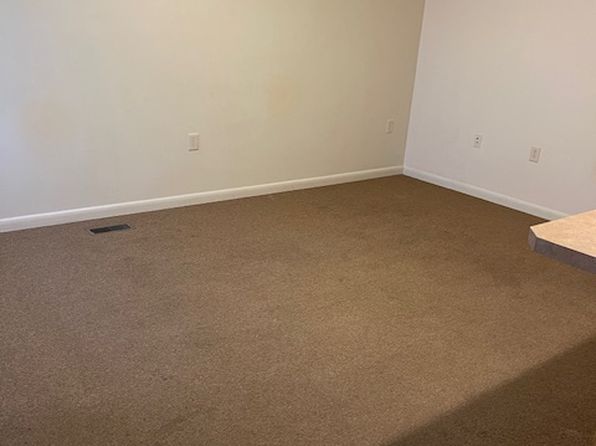 116 George St #2, Berkeley Springs, WV 25411